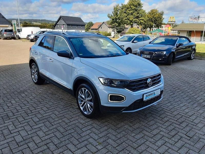 Whitesilver (metallic) Gebraucht 2019 VW T-Roc IQ Drive SUV | 18.990 € (Fairer Preis) - Bild 1/4