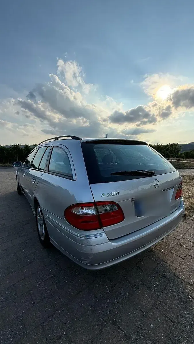 Gebraucht Mercedes E200 Avantgarde 136 PS (100 kW) 2007 Silber Kombi