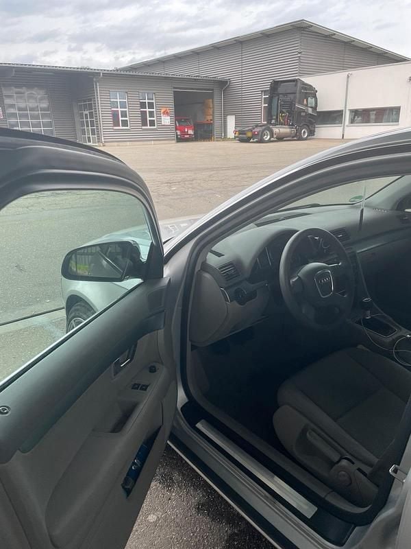 Gebraucht Audi A4 Ambiente 142 PS (104 kW) 2005 Silber Limousine