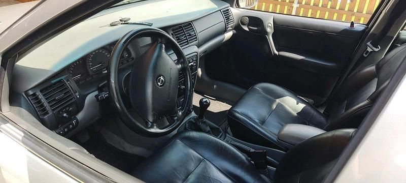 Gebraucht Opel Vectra 116 PS (85 kW) 1996 Silber Limousine