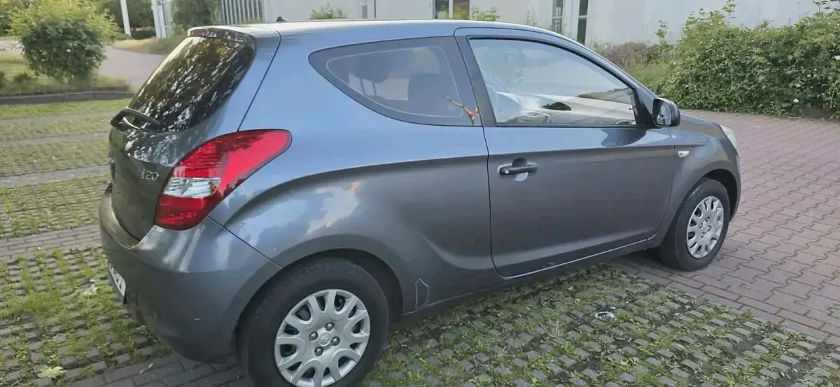 Gebraucht Hyundai i20 78 PS (57 kW) 2009 Grau Kleinwagen