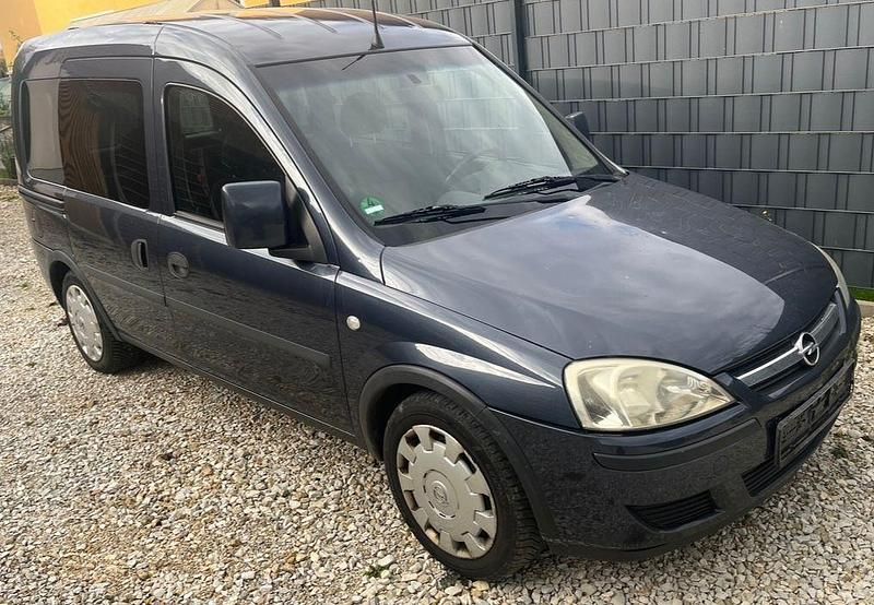 Blau Gebraucht 2009 Opel Combo Van | 1.750 € (Guter Preis) - Bild 1/4