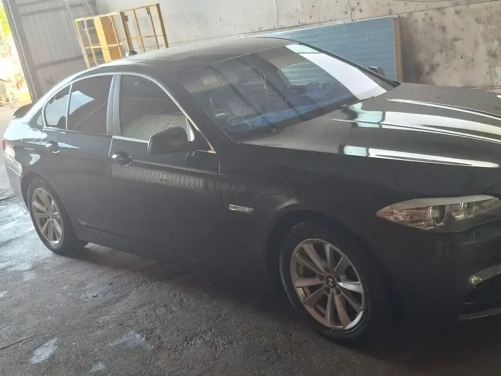 Gebraucht BMW 535 Sport Line 306 PS (225 kW) 2010 Schwarz Limousine