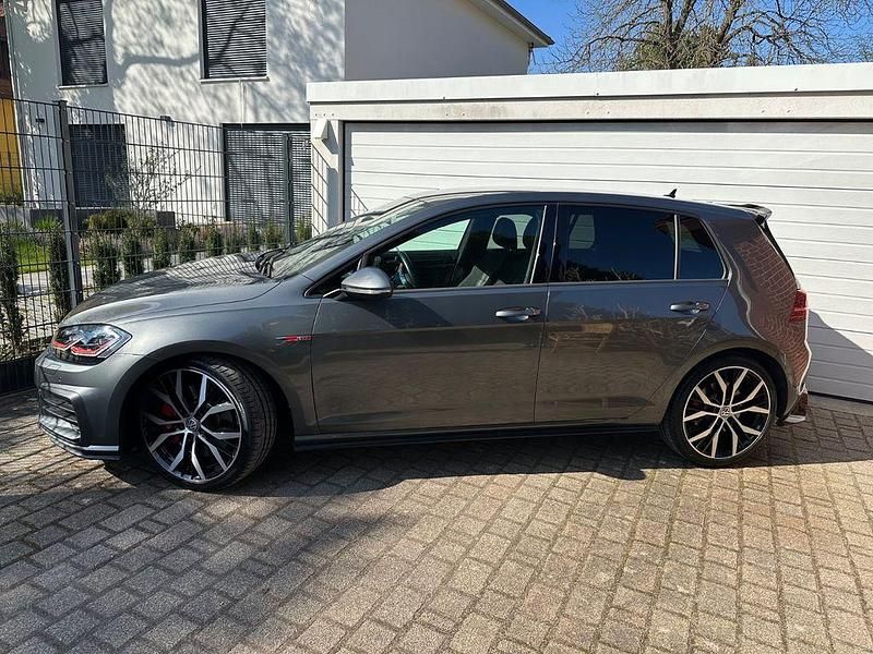 Gebraucht VW Golf VII GTI 245 PS (180 kW) 2019 Grau Limousine