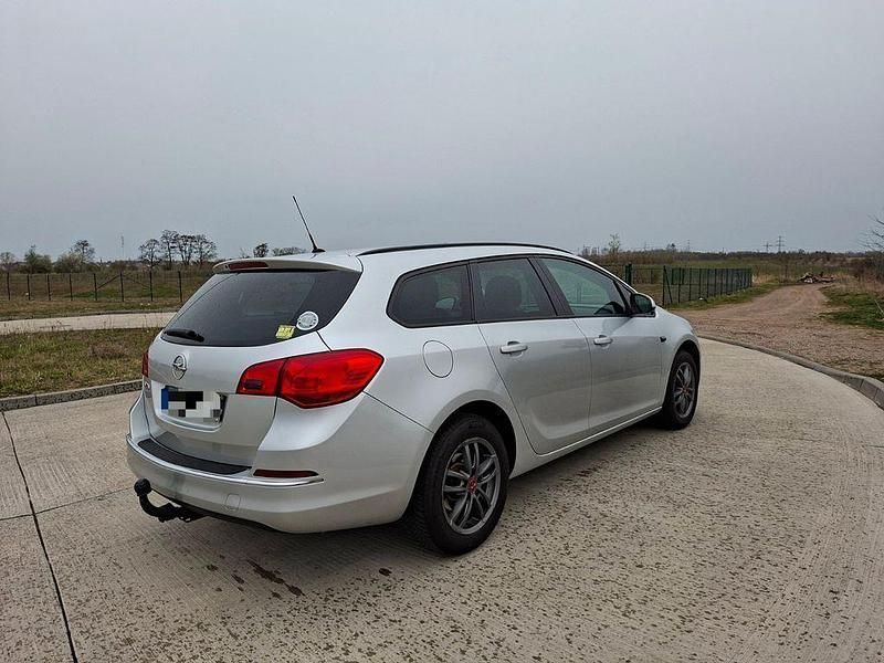 Second-hand Opel Astra Selection 120 CP (88 kW) 2012 Argintiu Break