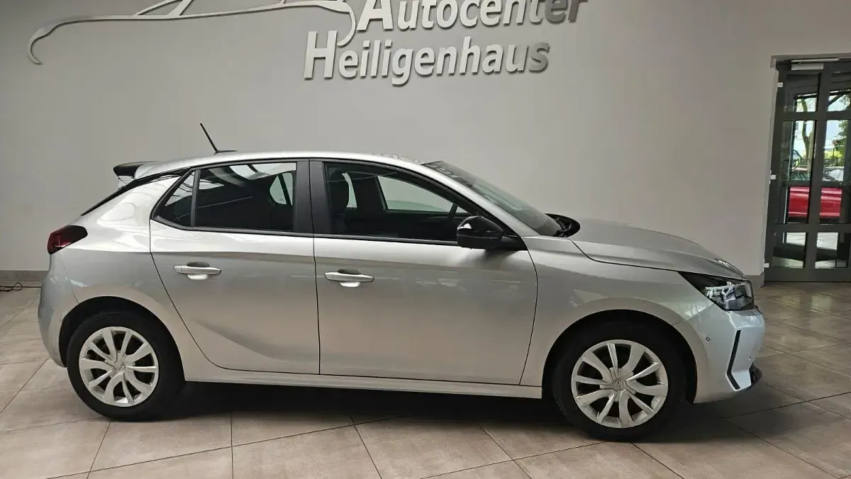Używany Opel Corsa Edition 101 KM (74 kW) 2025 Szary Hatchback