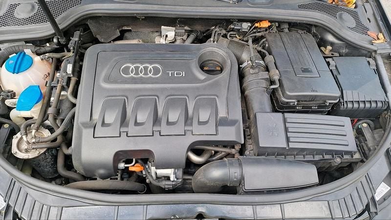 Schwarz Gebraucht 2011 Audi A3 Limousine | 5.650 € (Fairer Preis) - Bild 1/4