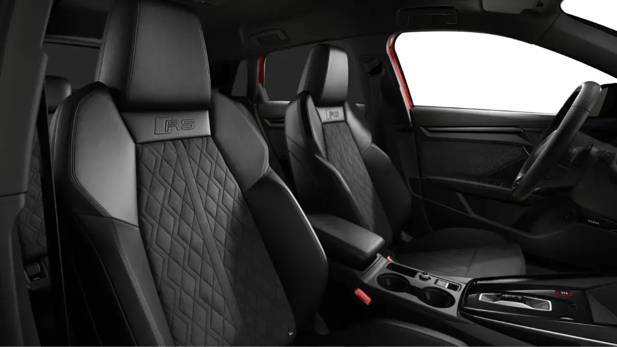 Gebraucht Audi RS3 Sportback Comfort 400 PS (294 kW) 2026 Progressivrot metallic Kleinwagen