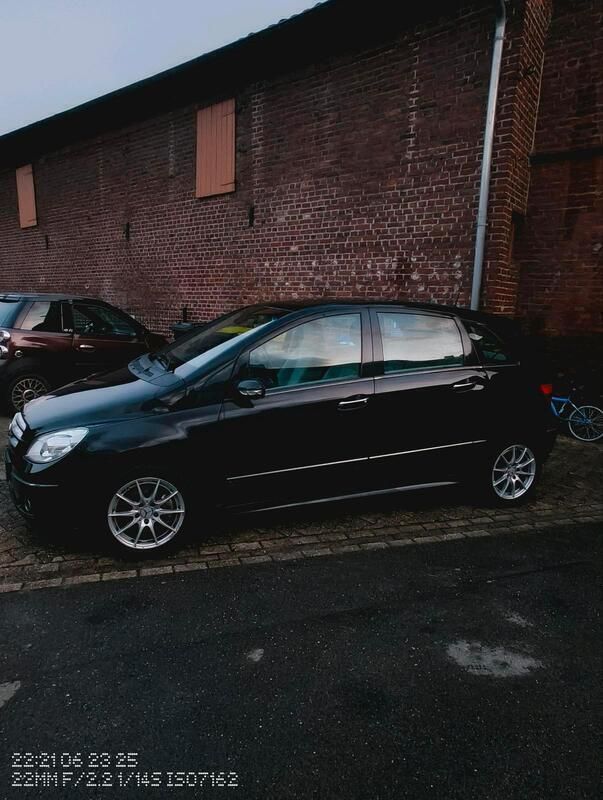 Schwarz Gebraucht 2006 Mercedes B200 Van / Kleinbus | 3.900 € (Teuer) - Bild 1/4
