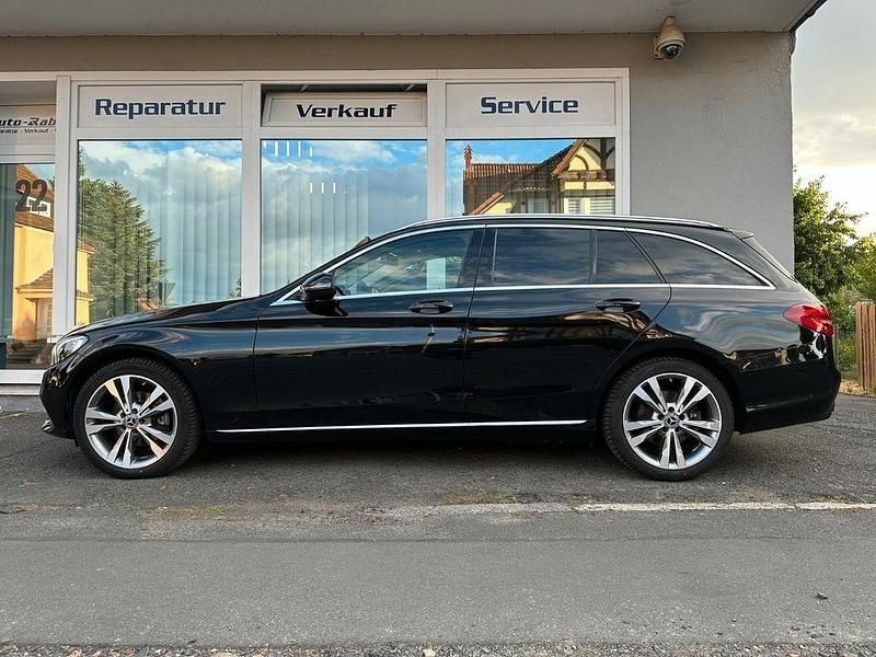 Schwarz Gebraucht 2018 Mercedes C200 Limousine | 19.999 € (Superpreis) - Bild 1/4