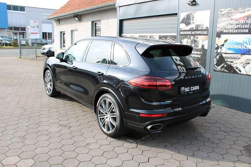 Second-hand Porsche Cayenne Platinum Edition 262 CP (192 kW) 2017 Negru SUV
