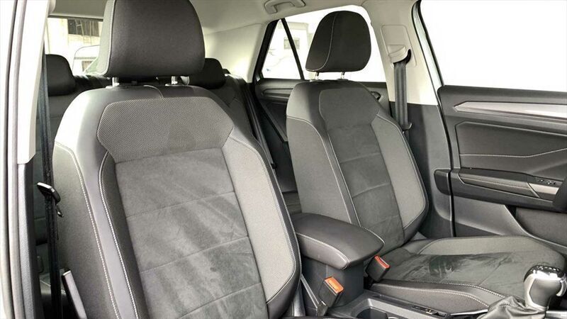 Gebraucht VW T-Roc Style 150 PS (110 kW) 2022 Silber / pyritsilber zweifarbig / metallic SUV