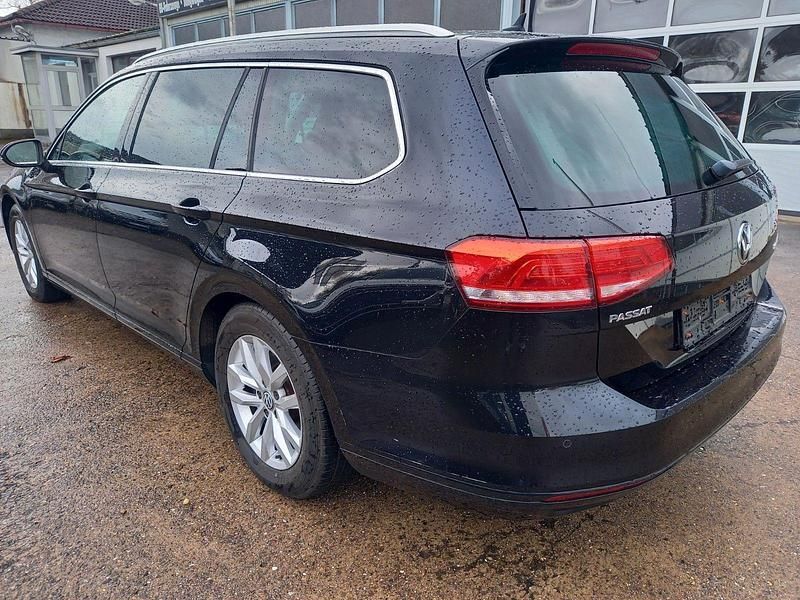 Gebraucht VW Passat 150 PS (110 kW) 2015 Schwarz Kombi
