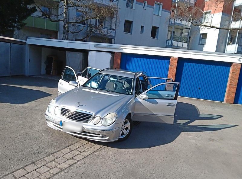 Gebraucht Mercedes E220 Avantgarde 150 PS (110 kW) 2005 Silber Kombi