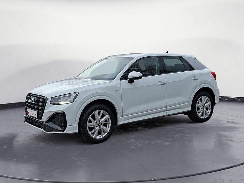 Gebraucht Audi Q2 S-Line 150 PS (110 kW) 2022 Gletscherweiß metallic SUV