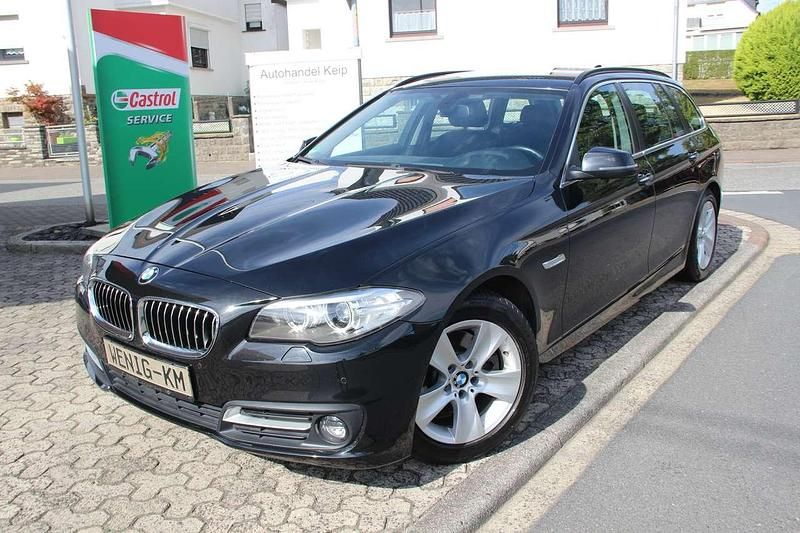 Gebraucht BMW 520 190 PS (139 kW) 2017 Black sapphire metallic Kombi