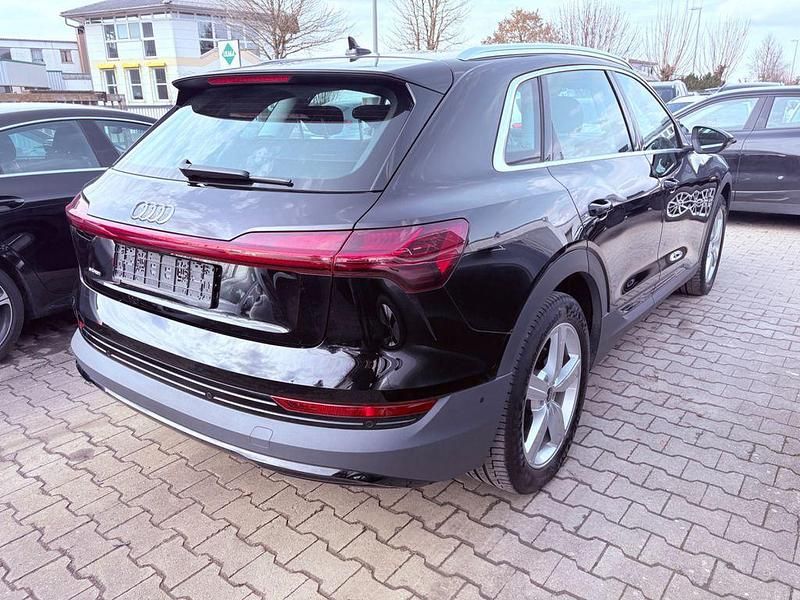 Gebraucht Audi e-tron Sport 230 kW (313 PS) 2021 Schwarz SUV