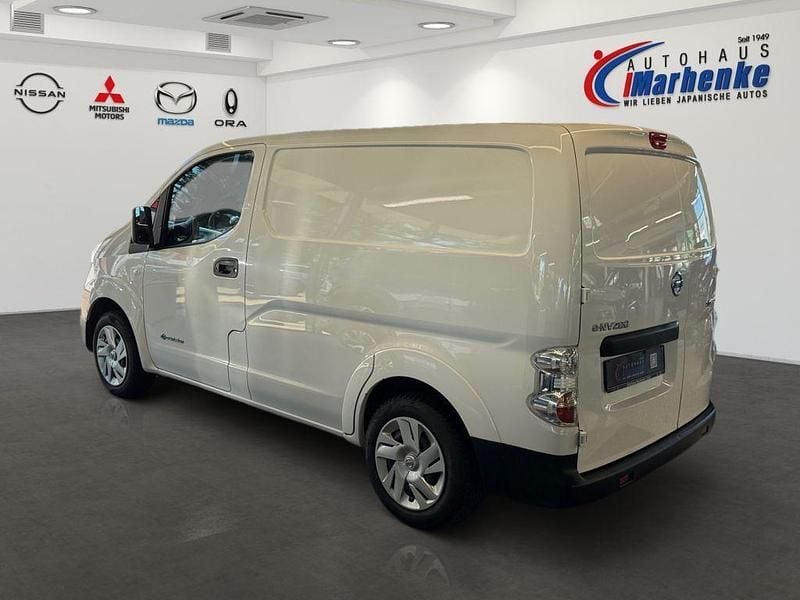 Gebraucht Nissan e-NV200 80 kW (109 PS) 2021 Weiß Van / Kleinbus