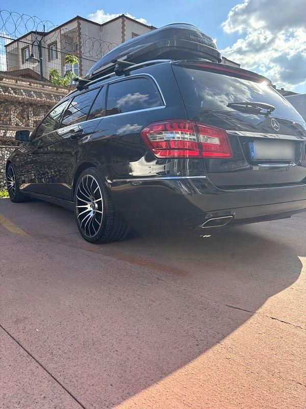 Gebraucht Mercedes E350 Avantgarde 265 PS (194 kW) 2012 Schwarz Kombi