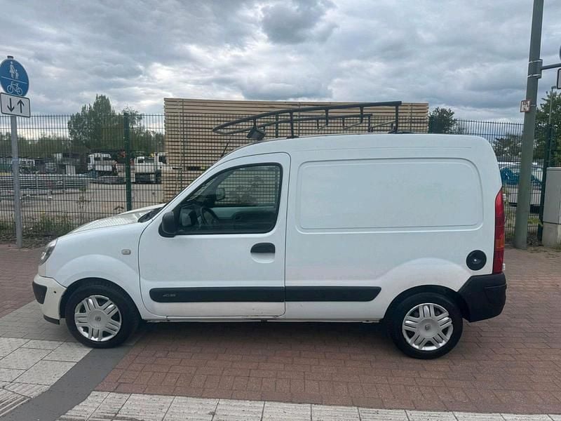 Second-hand Renault Kangoo 84 CP (61 kW) 2007 Alb Monovolum