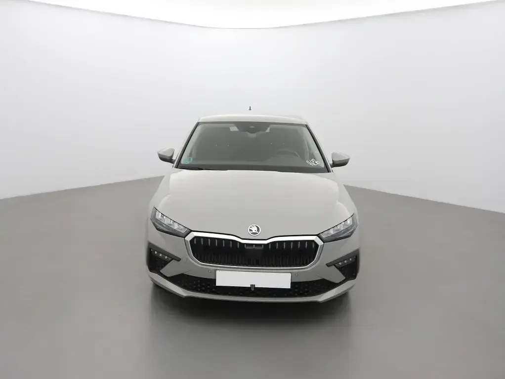 Gebraucht Skoda Scala Selection 118 PS (86 kW) 2025 Grau (gris metal) Kleinwagen