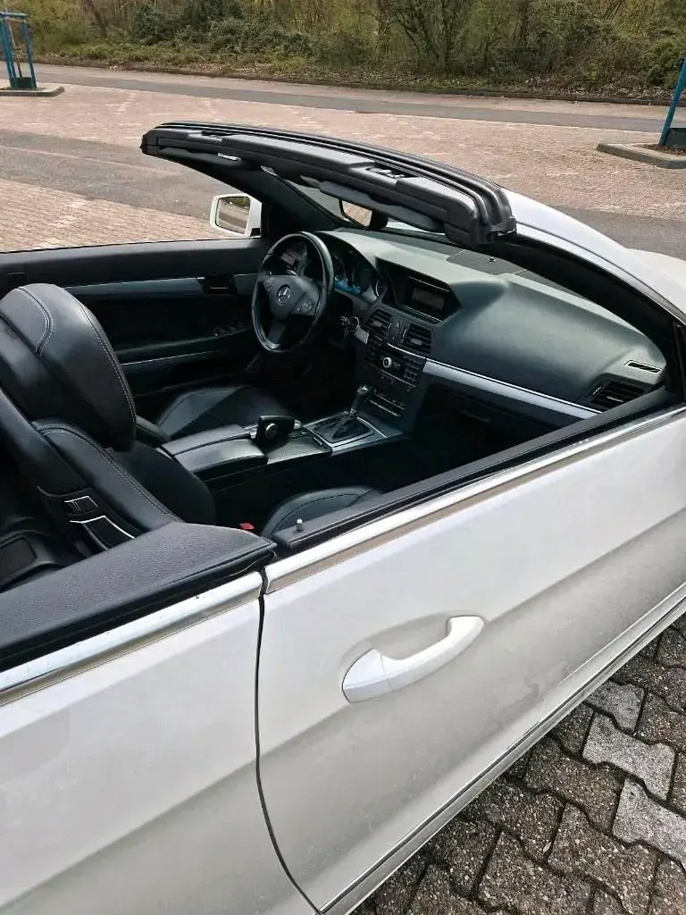 Second-hand Mercedes E250 204 CP (150 kW) 2010 Alb Cabrio