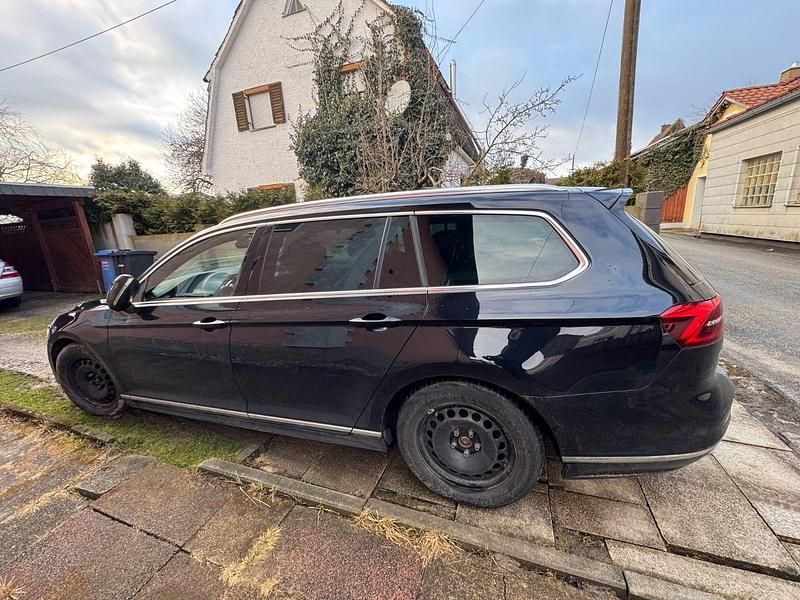 Gebraucht VW Passat Highline 190 PS (139 kW) 2019 Schwarz Kombi