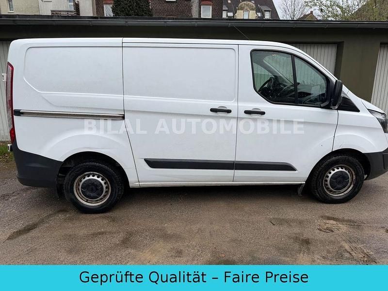 Gebraucht Ford Transit Custom 105 PS (77 kW) 2018 Weiß Van / Kleinbus