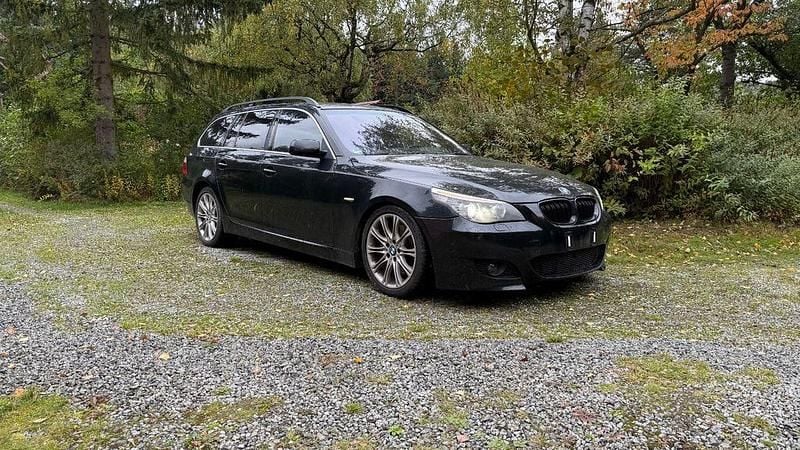 Schwarz Gebraucht 2008 BMW 530 Exclusive Kombi | 3.590 € (Superpreis) - Bild 1/4