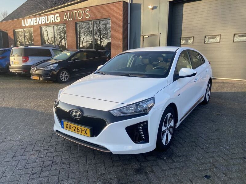 Weiß Gebraucht 2019 Hyundai Ioniq Comfort Limousine | 9.999 € (Guter Preis) - Bild 1/4