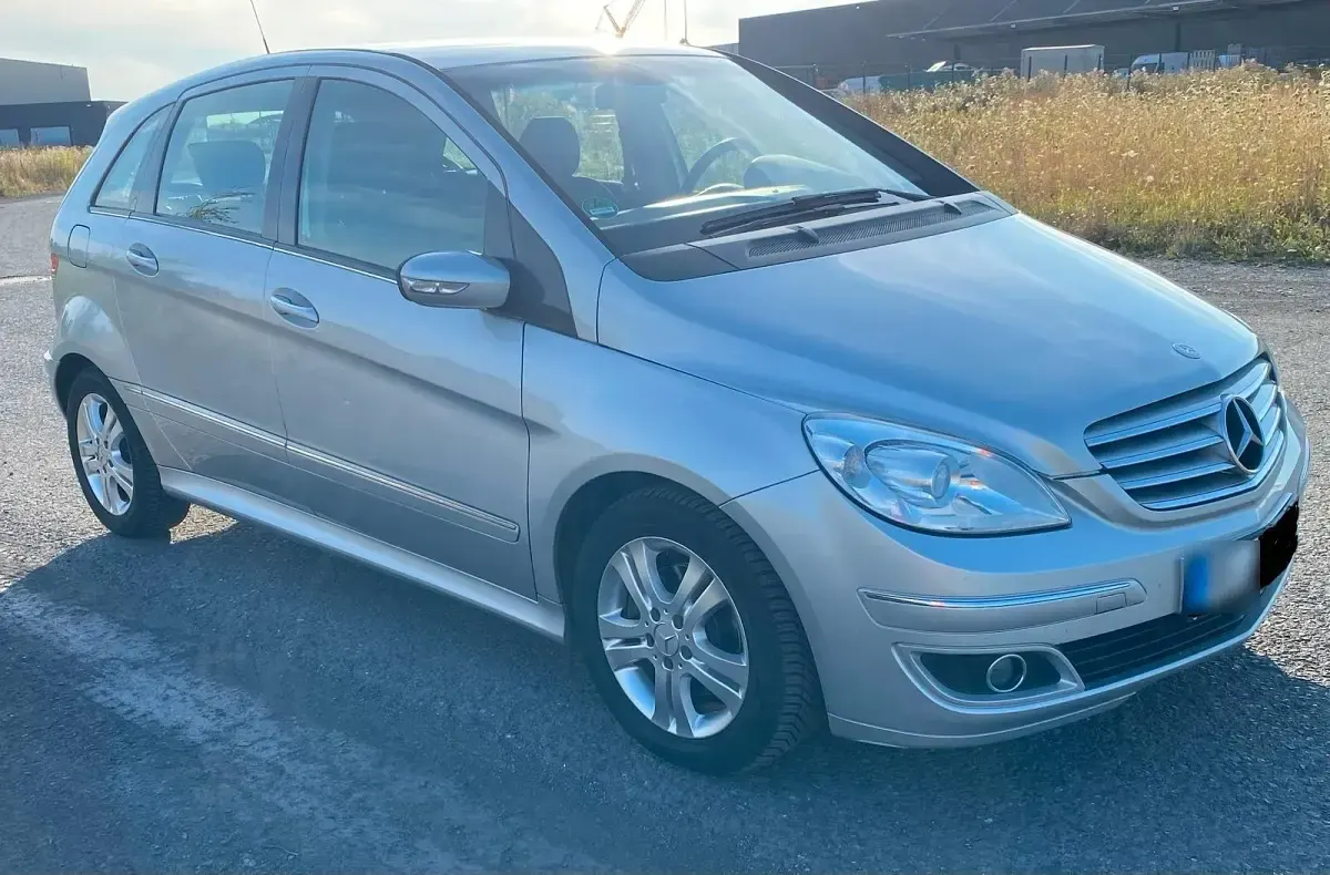 Gebraucht Mercedes B200 136 PS (100 kW) 2006 Silber Van / Kleinbus