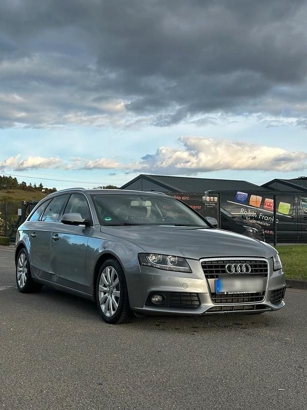 Silber Gebraucht 2010 Audi A4 Kombi | 4.500 € (Superpreis) - Bild 1/4