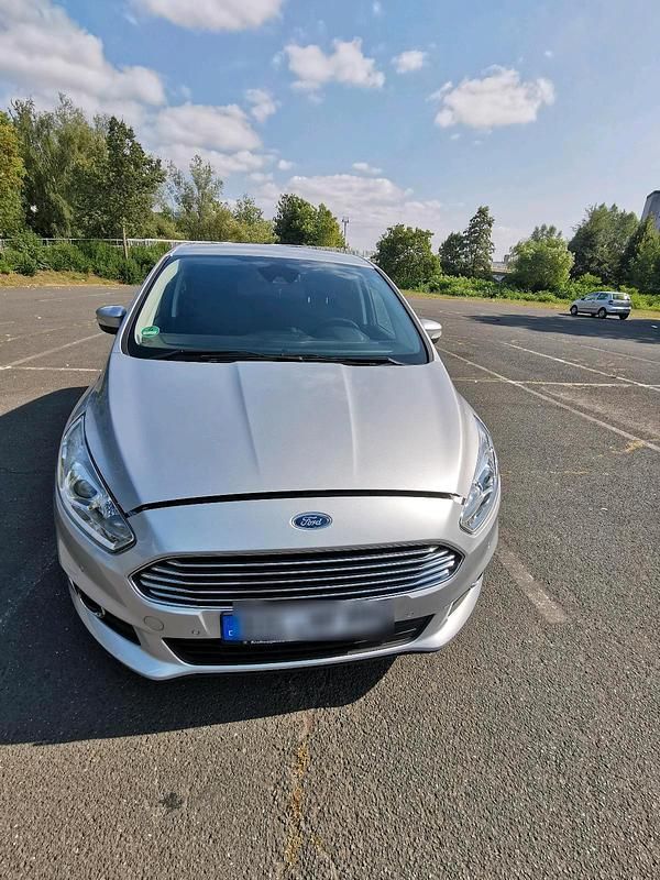 Silber Gebraucht 2015 Ford S-MAX S Van / Kleinbus | 12.900 € - Bild 1/4