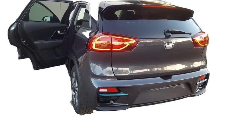 Grau Gebraucht 2020 Kia e-Niro 3 SUV | 22.500 € - Bild 1/4