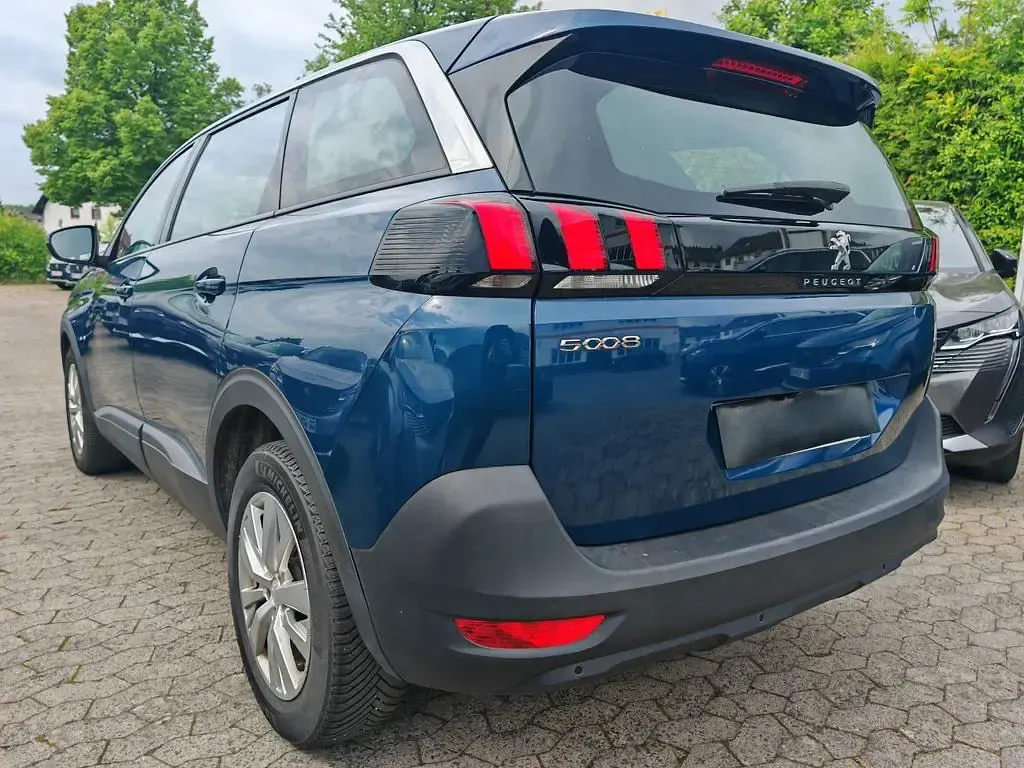 Gebraucht Peugeot 5008 131 PS (96 kW) 2023 Blau SUV
