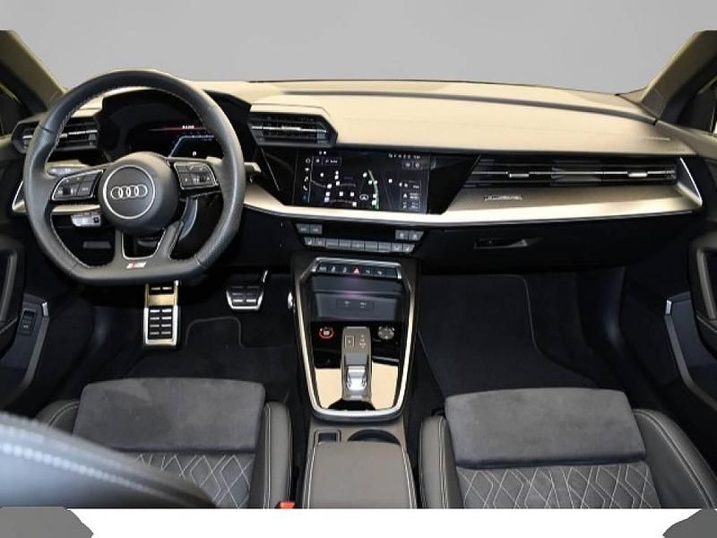 Second-hand Audi S3 310 CP (228 kW) 2024 Galben Berlinǎ