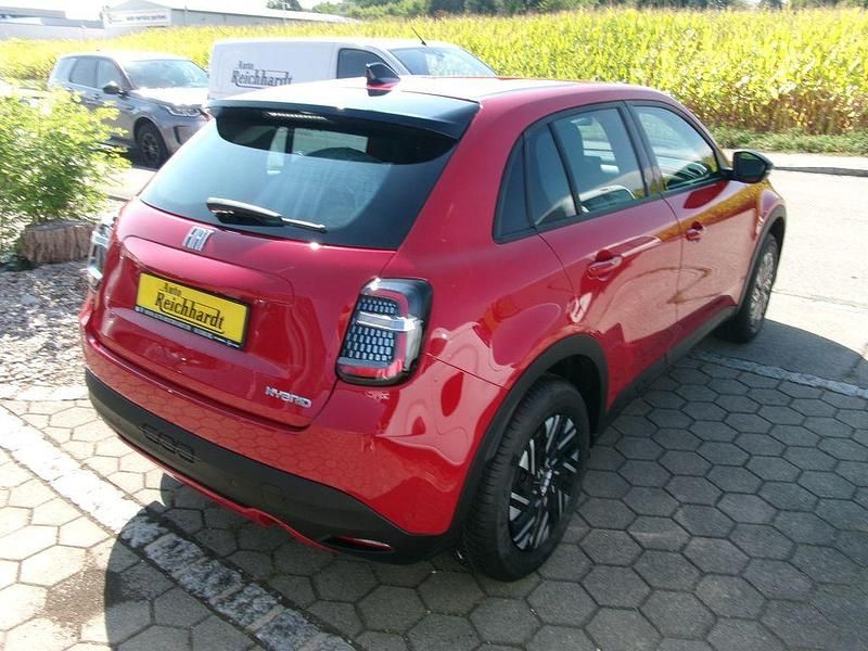 Gebraucht Fiat 125 101 PS (74 kW) 2024 Rot Limousine