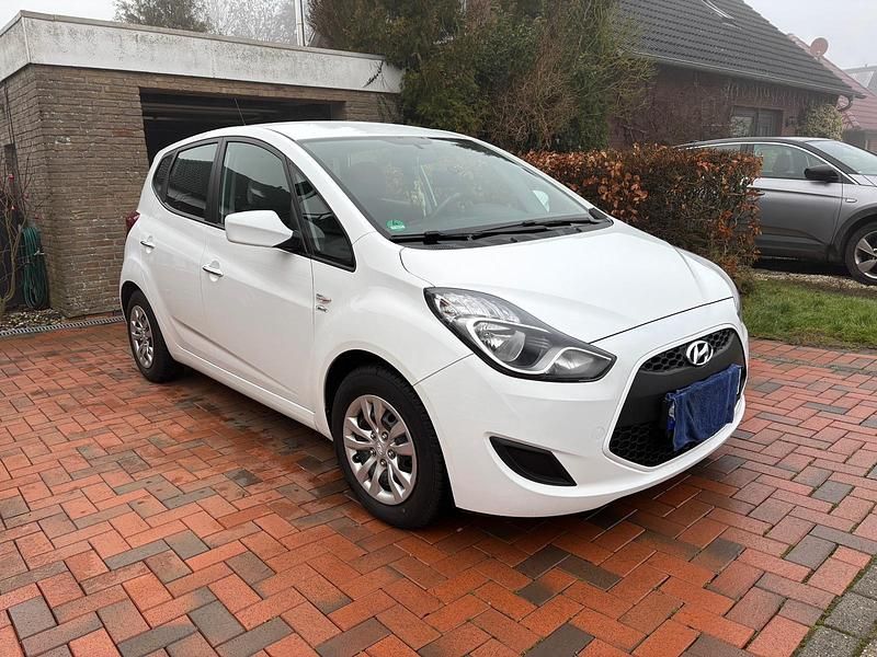 Weiß Gebraucht 2015 Hyundai ix20 Kleinwagen | 7.990 € (Etwas zu teuer) - Bild 1/4