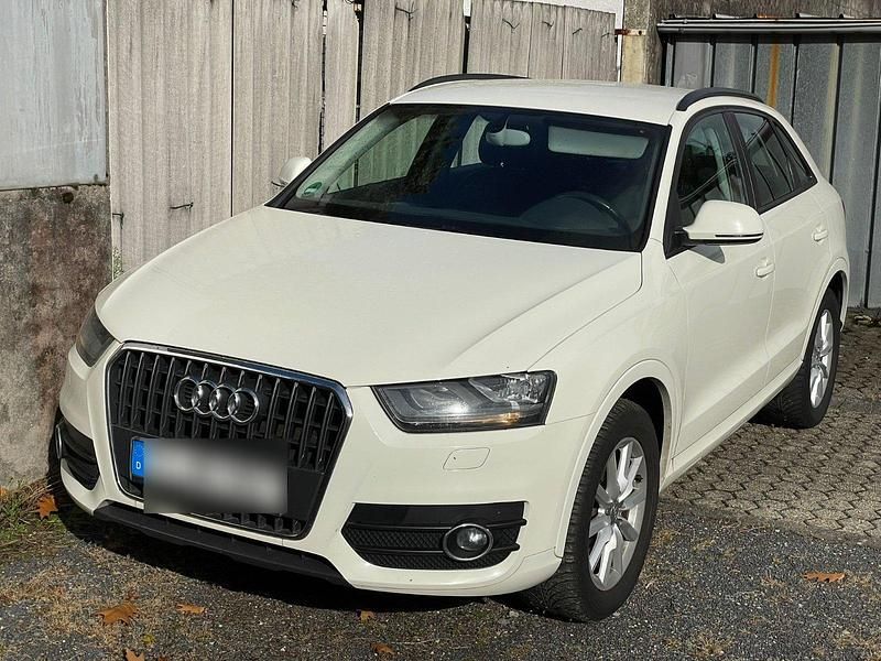 Weiß Gebraucht 2012 Audi Q3 SUV | 10.900 € (Guter Preis) - Bild 1/4