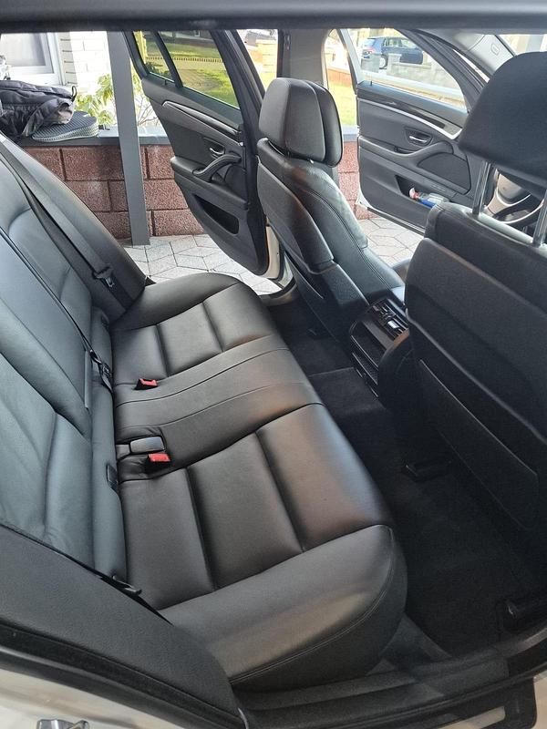 Gebraucht BMW 530 258 PS (189 kW) 2015 Weiß Kombi