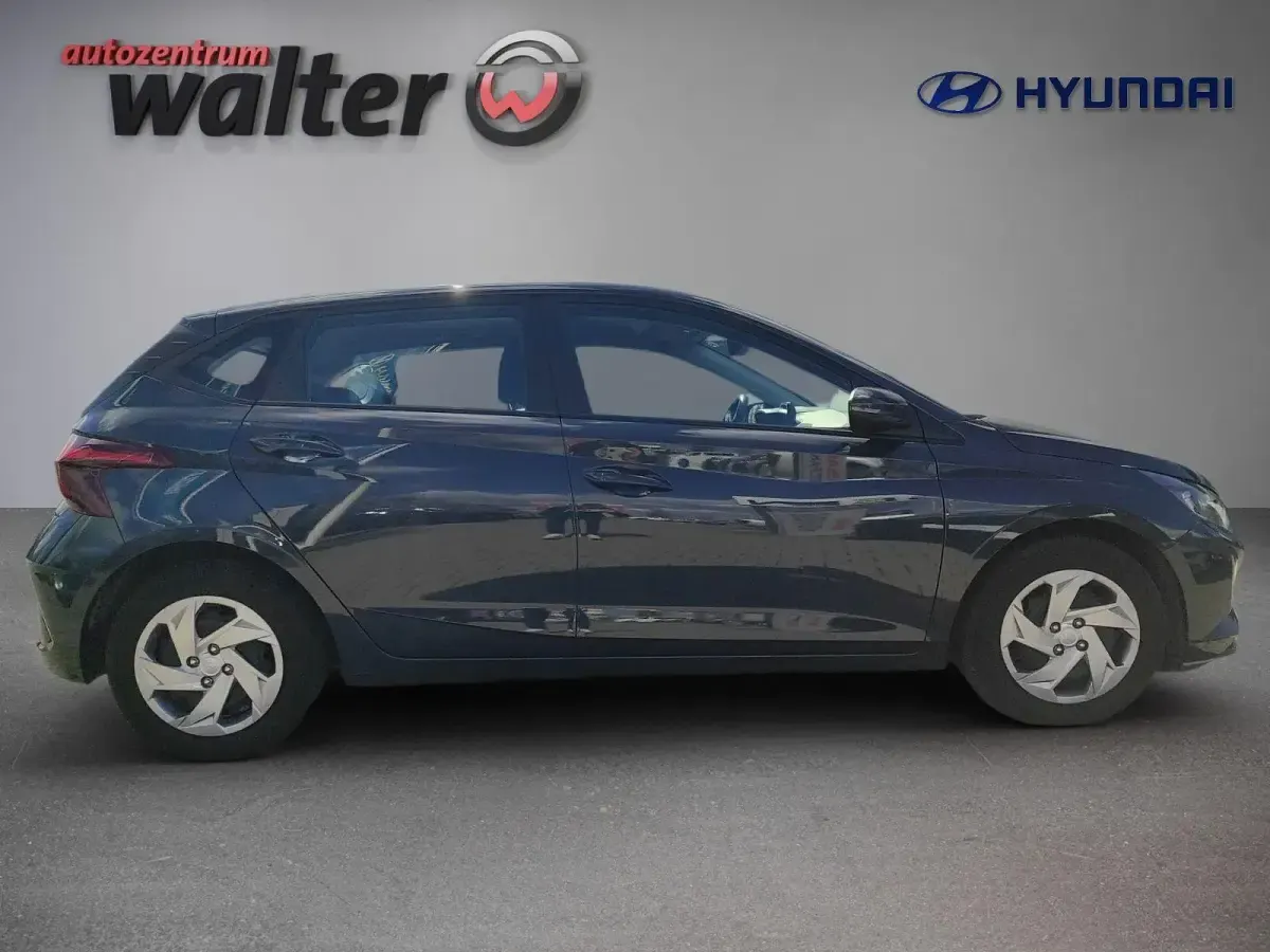 Gebraucht Hyundai i20 Select 101 PS (74 kW) 2025 Grau Kleinwagen
