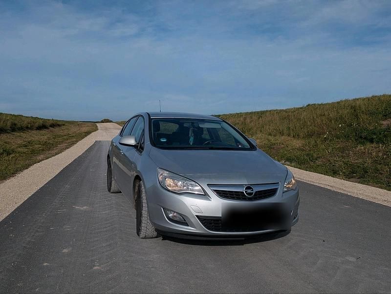 Gebraucht Opel Astra 120 PS (88 kW) 2010 Grau Limousine