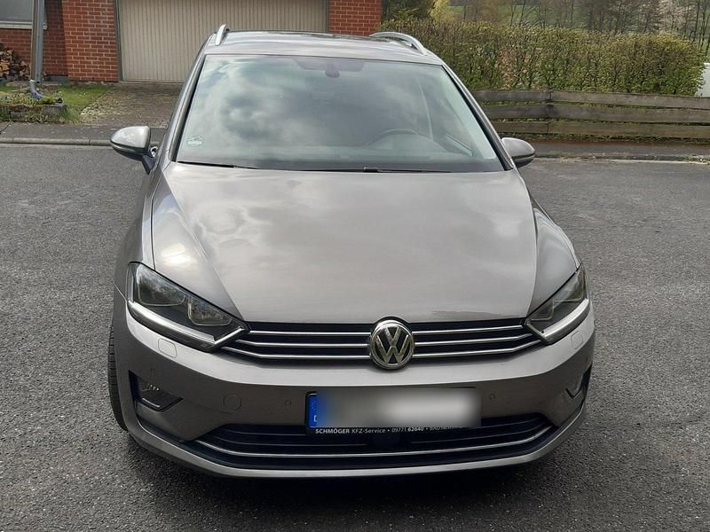 Grau Gebraucht 2016 VW Golf VII Kleinwagen | 11.900 € (Fairer Preis) - Bild 1/4