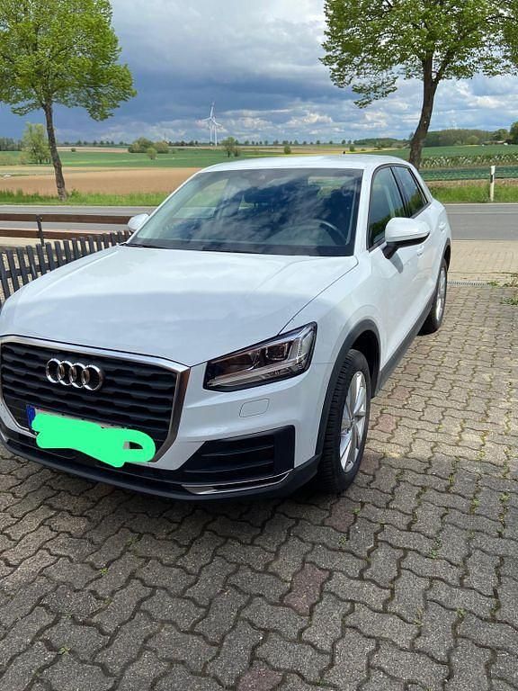 Weiß Gebraucht 2024 Audi Q2 SUV | 21.500 € (Fairer Preis) - Bild 1/4