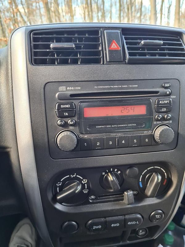 Gebraucht Suzuki Jimny 85 PS (62 kW) 2009 Schwarz SUV