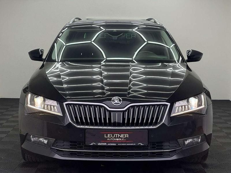 Gebraucht Skoda Superb Style 150 PS (110 kW) 2019 Cerna magic/black magic Kombi