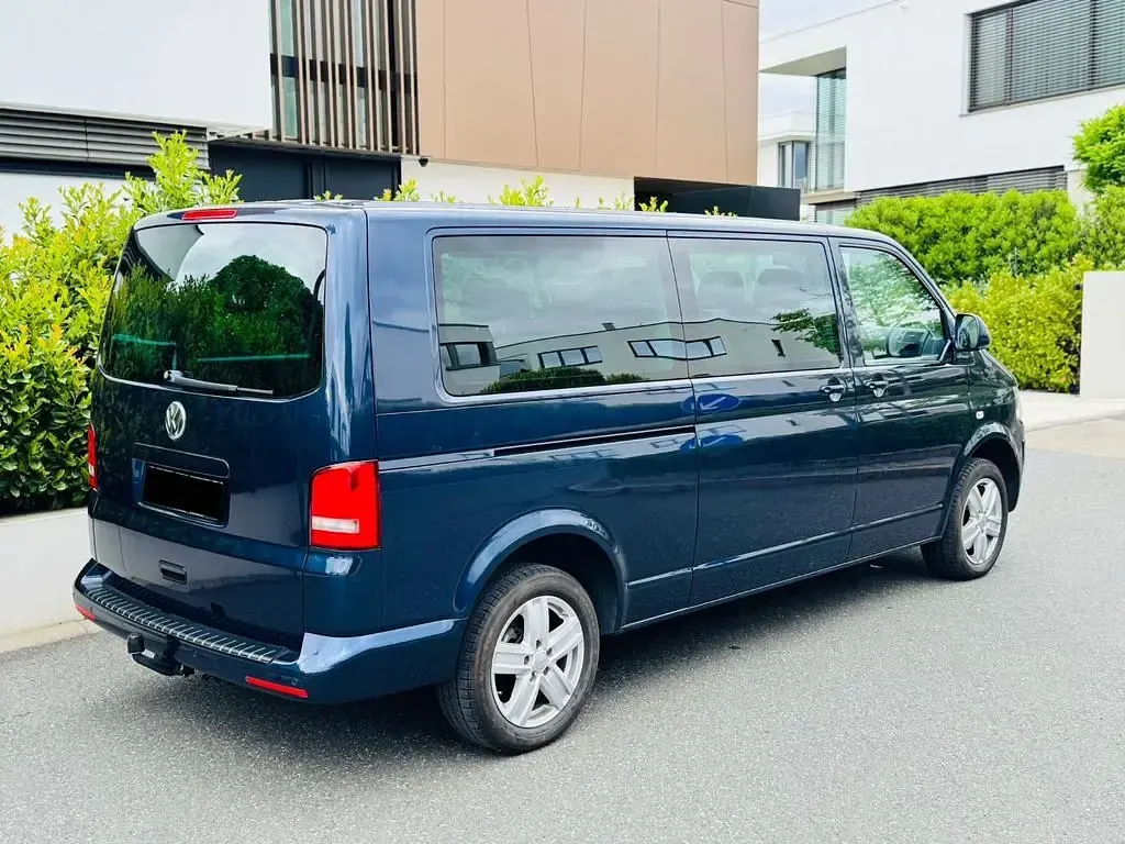 Gebraucht VW Caravelle 140 PS (102 kW) 2013 Blau Van