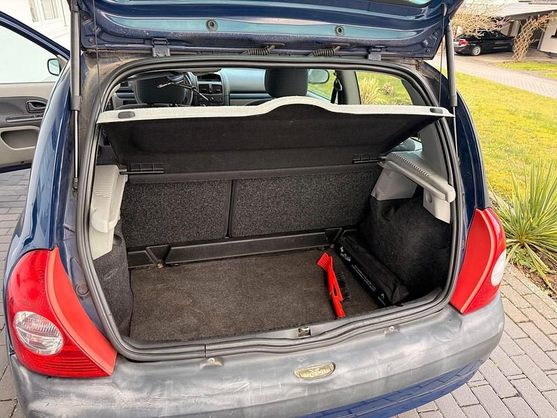 Gebraucht Renault Clio II 58 PS (42 kW) 2004 Blau Kleinwagen