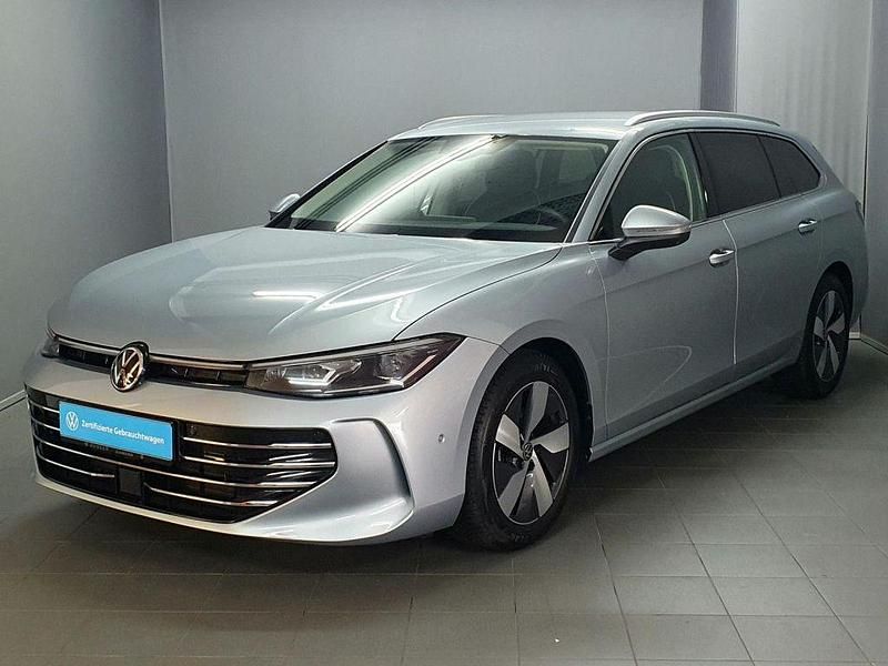 Gebraucht VW Passat Elegance 150 PS (110 kW) 2025 Oyster silver Kombi