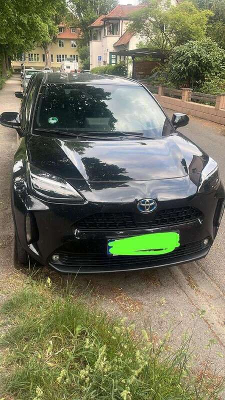 Schwarz Gebraucht 2023 Toyota Yaris Cross Comfort SUV | 21.990 € (Guter Preis) - Bild 1/4